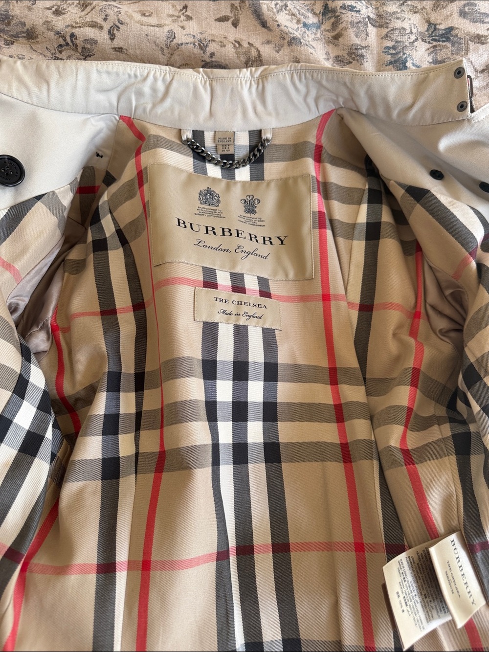 Burberry Beige Double-Breasted Trench Coat - Picture 6 of 9